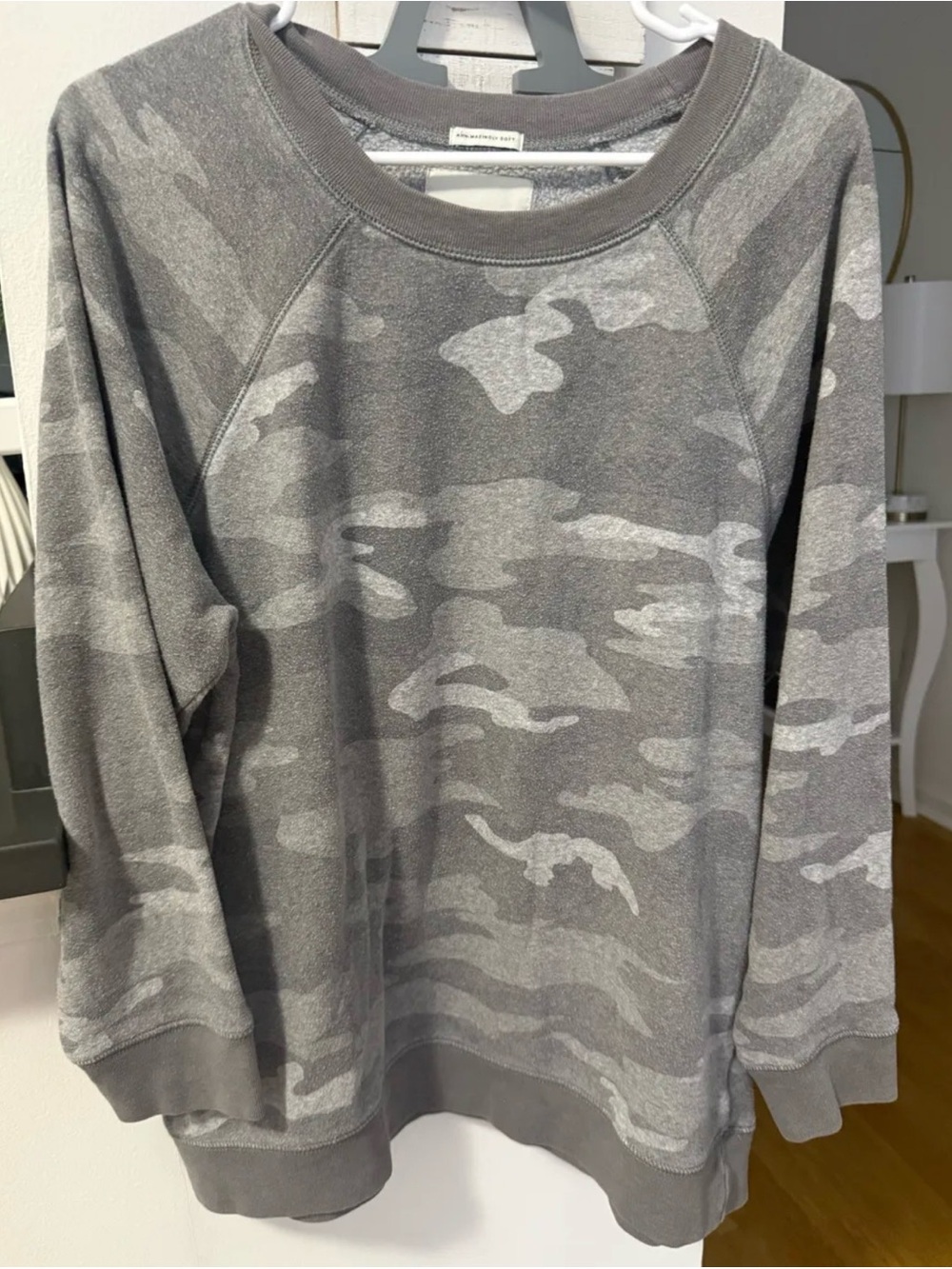 Womens Gray Camo Crewneck Pullover Sweatshirt